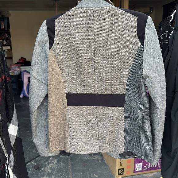 Blazer - Picture 4 of 4